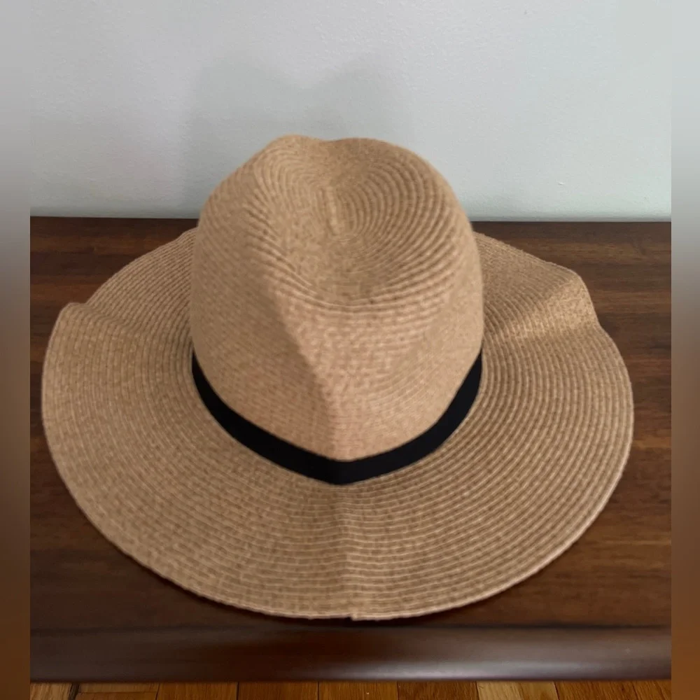 Banana Republic Fedora Beach Hat Sun Hat NWOT‎